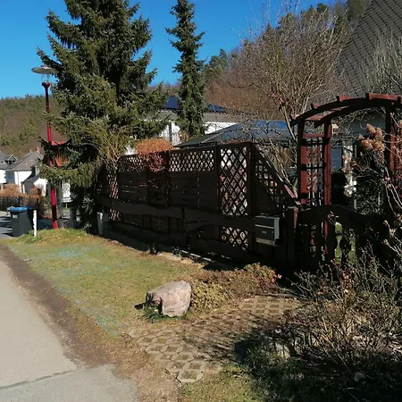Apartment Monteurwohnung Im Haus Am Waldrand *
