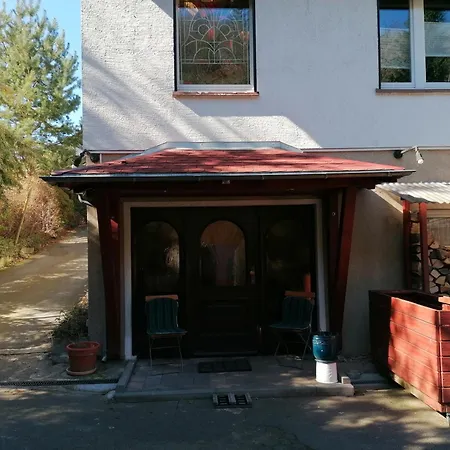 Apartment Monteurwohnung Im Haus Am Waldrand Freital