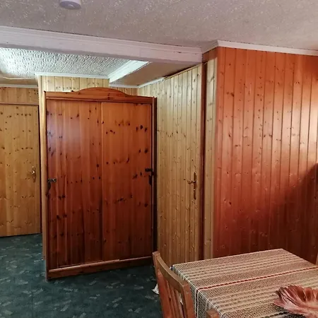 Monteurwohnung Im Haus Am Waldrand Apartment
